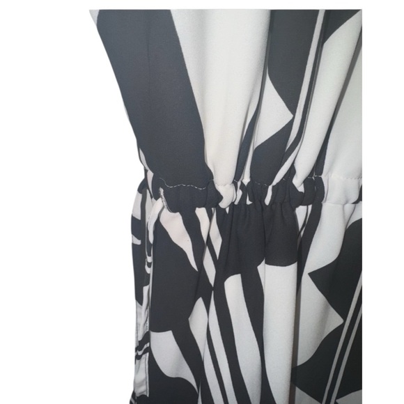 Black and White Geo Print Handkerchief Hem Maxi Dress Express Size Medium - Picture 9 of 16